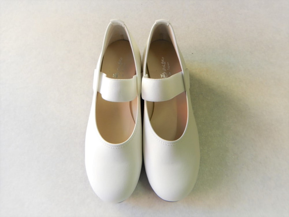 售完為止，折扣 1500 日圓！ ！ ！輕盈、厚底、橡膠上幫、柔軟的高跟鞋，適合正式場合、通勤和日常穿著。 第6張的照片