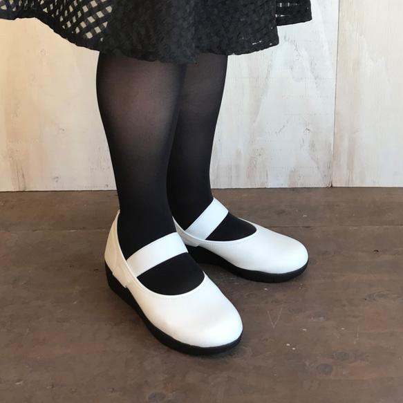 售完為止，折扣 1500 日圓！ ！ ！輕盈、厚底、橡膠上幫、柔軟的高跟鞋，適合正式場合、通勤和日常穿著。 第5張的照片