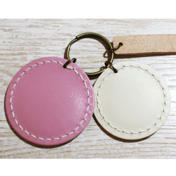 輸入硬幣！皮革鑰匙扣“ Coin Brothers”白色/粉紅色皮革 第2張的照片