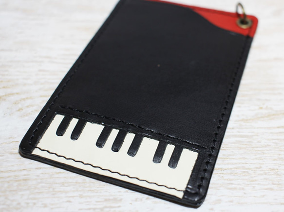 鋼琴通行證盒黑色/紅色皮革 第2張的照片