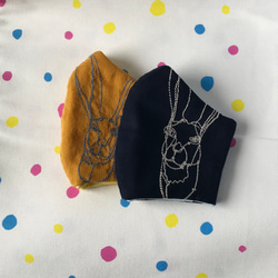 再販　ウサギの刺繍マスク　手縫い　 2枚目の画像