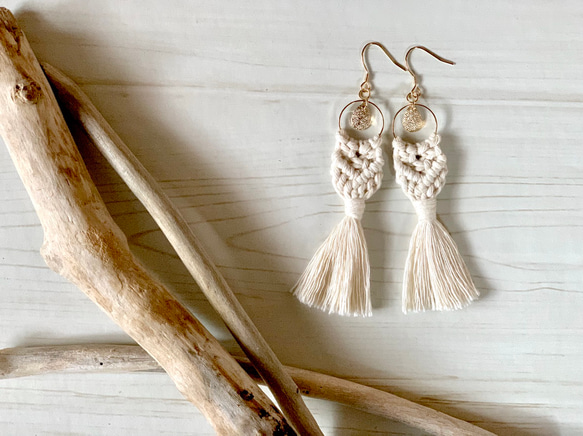 macrame earrings (マクラメピアス) 1枚目の画像