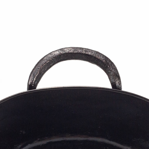 鉄のフライパン 楕円型 両手ハンドル 2.3mm厚 鍛冶の季 4枚目の画像