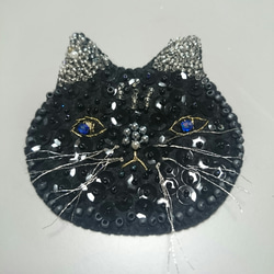 ビーズの黒猫ブローチ 1枚目の画像