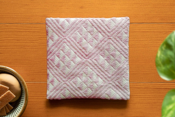 mominoki yarn × だんだん こぎん刺しポットマット・ラミーシルク・Lac Peony / 1 1枚目の画像