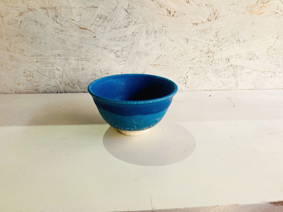 深海ブルーの手作り陶碗