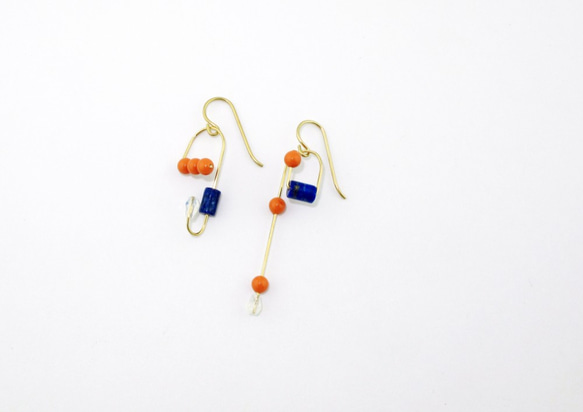 彈珠檯珠珠耳勾透明耳夾 plyground series 1 dissymmetrical earrings 第2張的照片