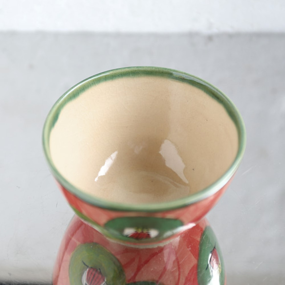 抹茶碗/微笑山茶花（紅色背景上的綠色山茶花） 第5張的照片