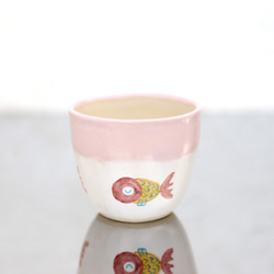 パープルの金魚絵のフリーカップ（ピンク） 2枚目の画像