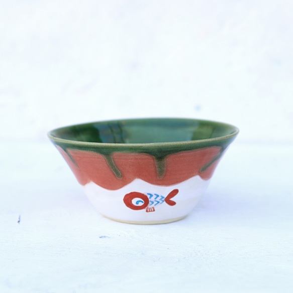 織部釉と赤い金魚絵のbowl（ピンク） 3枚目の画像