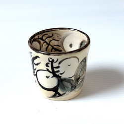 白い光琳菊のフリーカップ 1枚目の画像