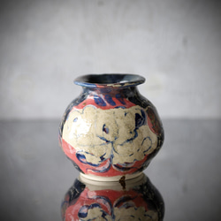 骨董のような蓮紋の壺（花器） 3枚目の画像