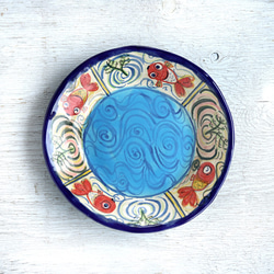 楽し気な金魚絵の丸い深皿（ブルー） 1枚目の画像