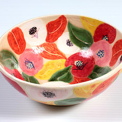 椿紋様の釉下色絵鉢 2枚目の画像