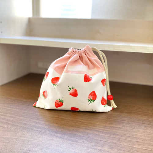 いちごがかわいい！給食袋 巾着袋 給食袋 ママバナナ 通販 13072021