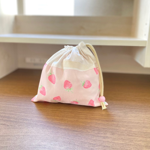 いちごがかわいい!給食袋 巾着袋 給食袋 ママバナナ 通販 いちごがかわいい!給食袋 巾着袋 給食袋 ママバナナ 通販