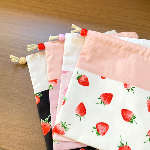いちごがかわいい!給食袋 巾着袋 給食袋 ママバナナ 通販 いちごがかわいい!給食袋 巾着袋 給食袋 ママバナナ 通販