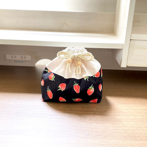 いちごがかわいい！お弁当袋 弁当袋 ママバナナ 通販 13077084