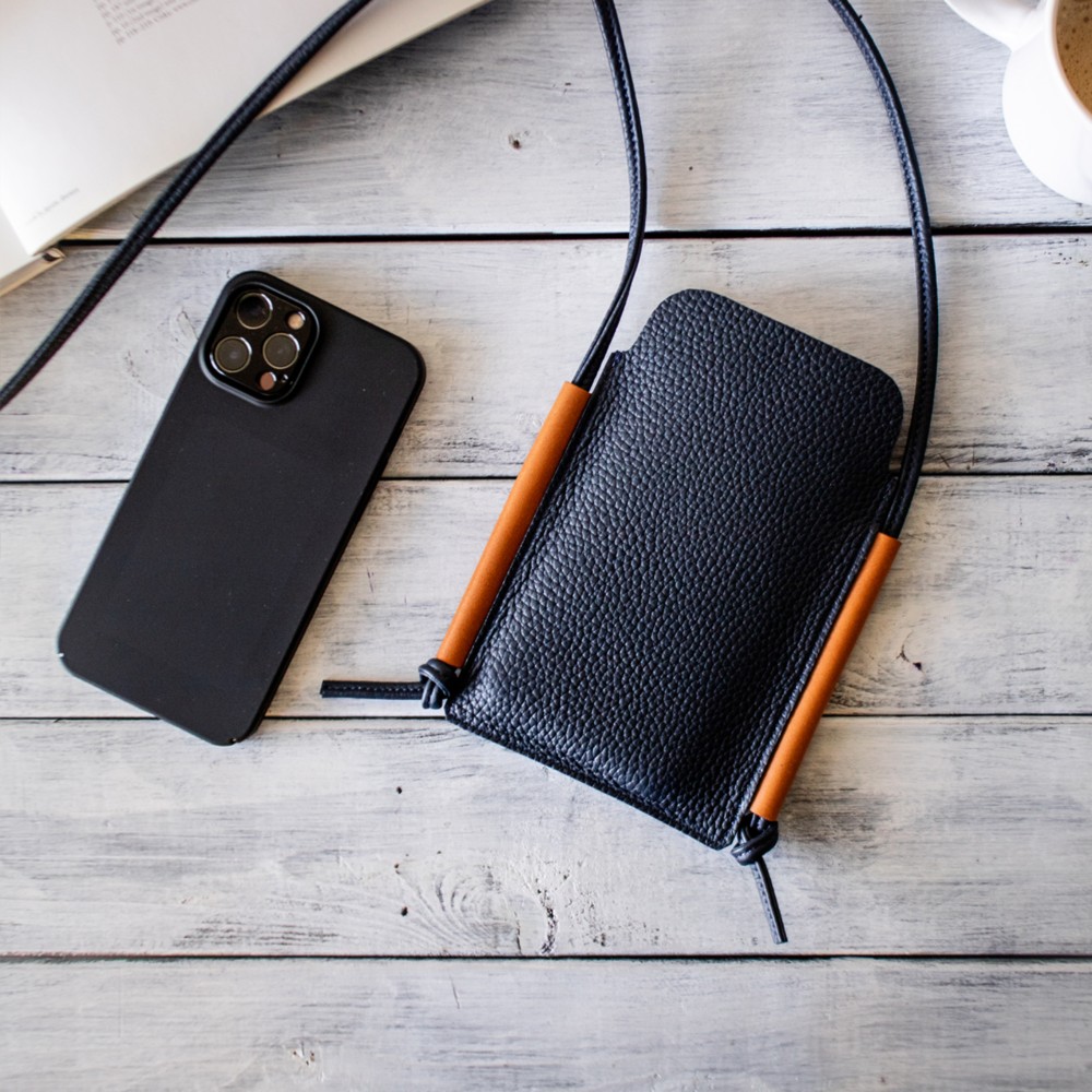 本革 スマホ ポケットバッグ iPhone12Pro/Maxの大きなスマートフォンまで収納可能 スマホ入れ【ネイビー】