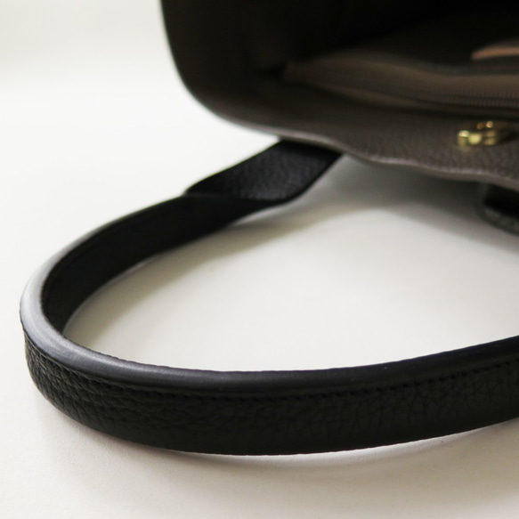 上質本革 トートバッグ シュリンクレザー マチが広い大容量【ネイビー】 トートバッグ 皮革 予めご了承ください