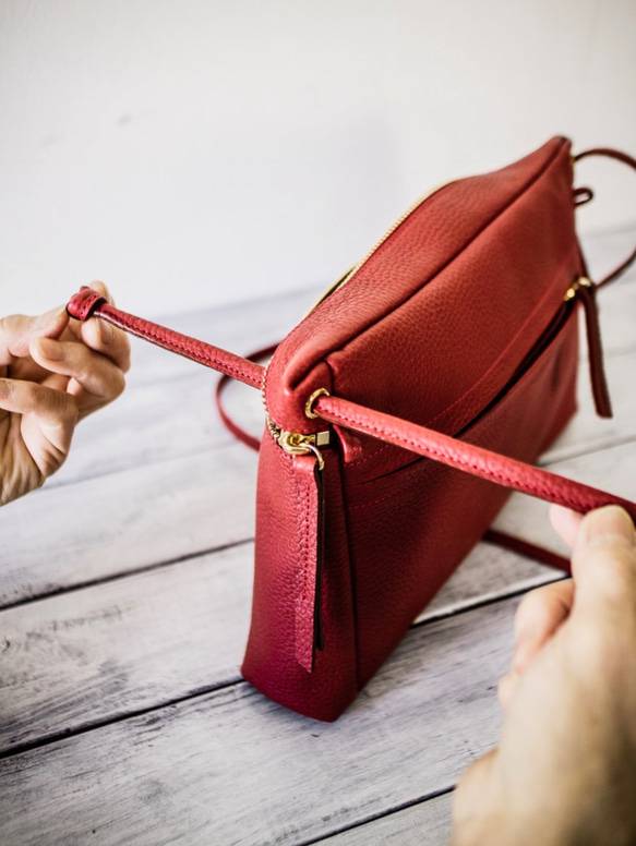 （橫款）真皮肩包，Sacoche，方便外出[紅色] 第5張的照片