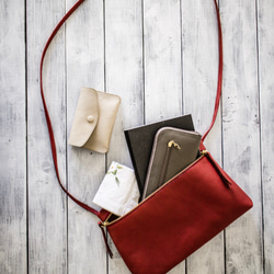 （橫款）真皮肩包，Sacoche，方便外出[紅色] 第4張的照片