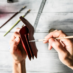 真皮錢包。緊湊型皮夾，握在手中十分舒適。 [芥末黃] 第7張的照片