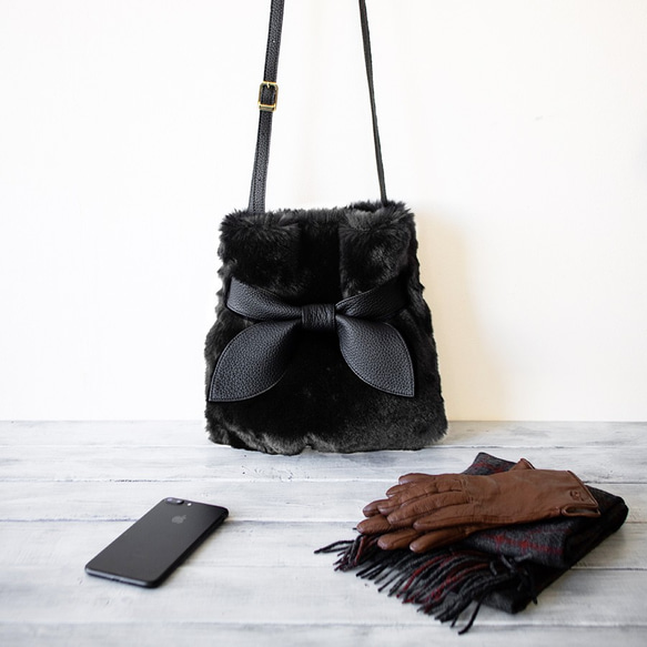 高品質環保皮草和真皮絲帶單肩包 [黑色/黑色] 第3張的照片