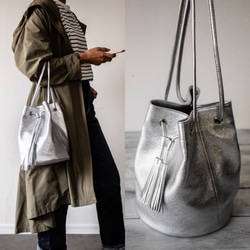 義大利真皮單肩包 2way 抽繩包 [銀色] 第3張的照片