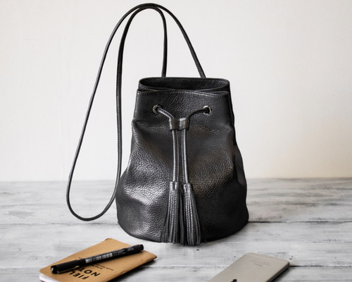 イタリア◆日本未入荷TuscanyLeatherレザー巾着ショルダーバッグ イタリア◇日本未入荷TuscanyLeatherレザー巾着ショルダーバッグ