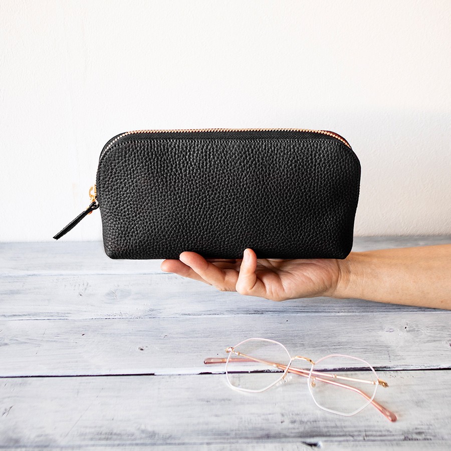 【大】本革 ポーチ 小物入れ ペンケース 手帳入れ 通帳入れ パスポート入れ 充電器入れ【ブラック】