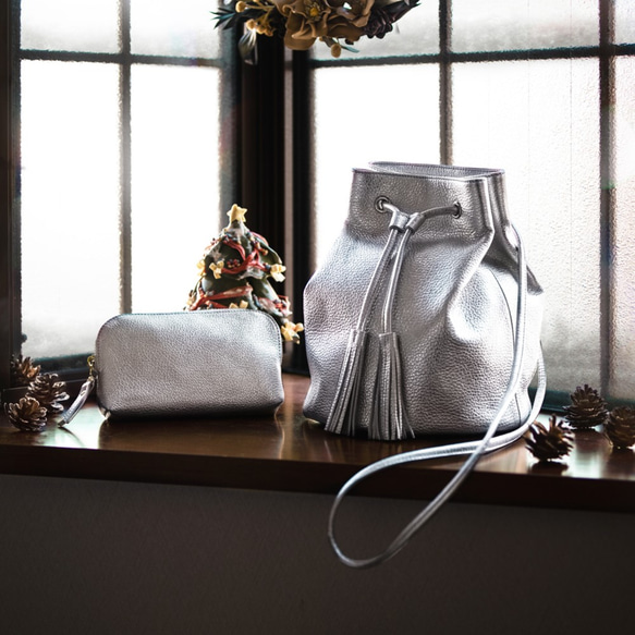 SLOW&CO 本革　ショルダーバック　巾着 SLOW【鹿革を贅沢に使用した巾着ショルダー】 - YouTube