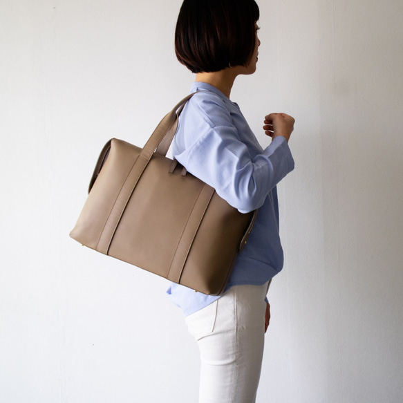 義大利製造真皮手提包 A4尺寸可容納筆記型電腦 防水皮革通勤手提包 [沙米色] 第2張的照片