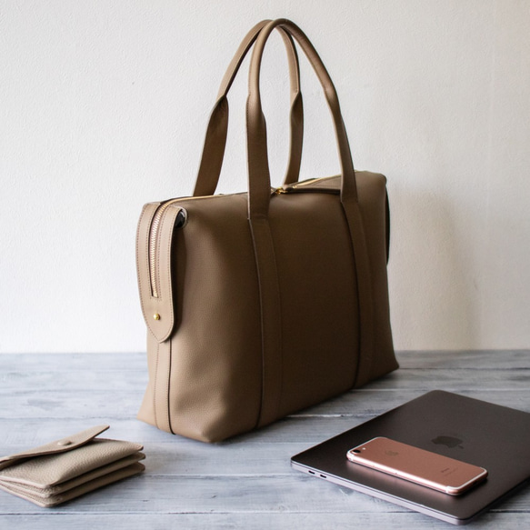 義大利製造真皮手提包 A4尺寸可容納筆記型電腦 防水皮革通勤手提包 [沙米色] 第3張的照片