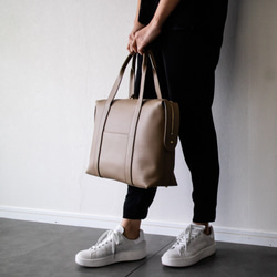 義大利製造真皮手提包 A4尺寸可容納筆記型電腦 防水皮革通勤手提包 [沙米色] 第7張的照片