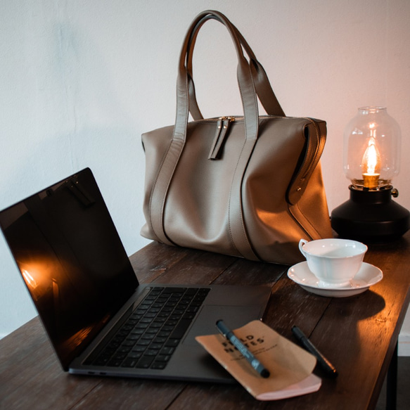 義大利製造真皮手提包 A4尺寸可容納筆記型電腦 防水皮革通勤手提包 [沙米色] 第8張的照片