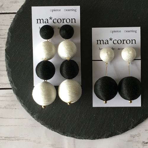 2連ボンボンピアス／イヤリング（ピンデザイン） ピアス（その他） ma