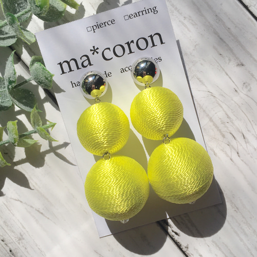 シルバー×2連ネオンボンボン（ピアスのみ） ピアス（その他） ma*coron 
