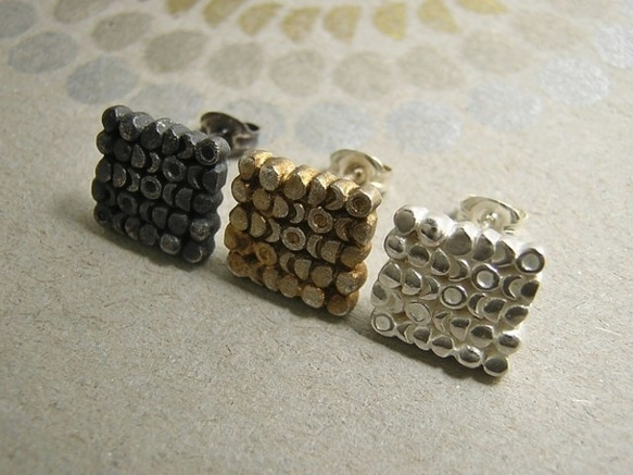 moon i.e. tsuki i.e. luck earring ( mille±feuille ) ピアス１つの価格 2枚目の画像