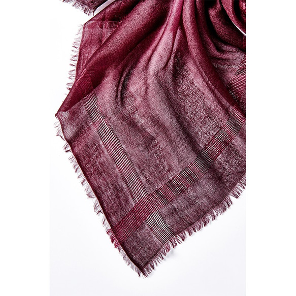 Edge silk dyeing shawl - Banquet purple 經典邊蠶絲緞染羊絨披肩 - 晚宴紫 第3張的照片