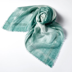 Edge silk dyeing shawl - Green Lake 經典邊蠶絲緞染羊絨披肩 - 湖水綠 第2張的照片