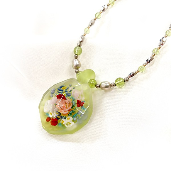ガラスネックレス】秘密の花園【すがりか】 ネックレス・ペンダント 
