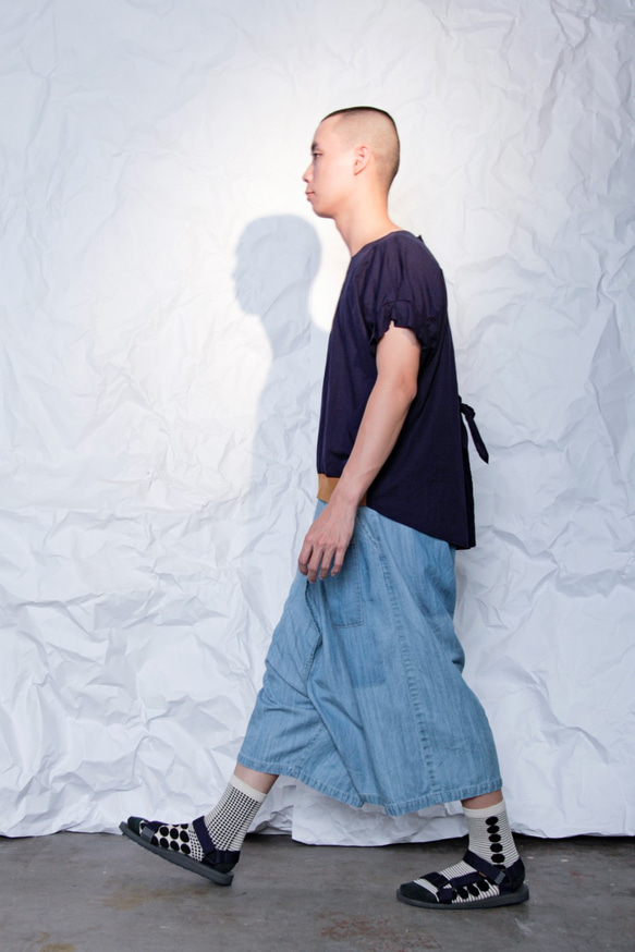 THE LIGHT_Oblique cutting wide-leg jeans 3枚目の画像