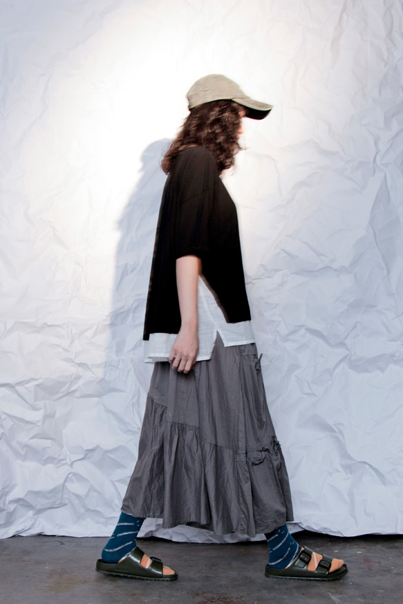 THE LIGHT_Wrinkle draping skirt with buttons and string 3枚目の画像