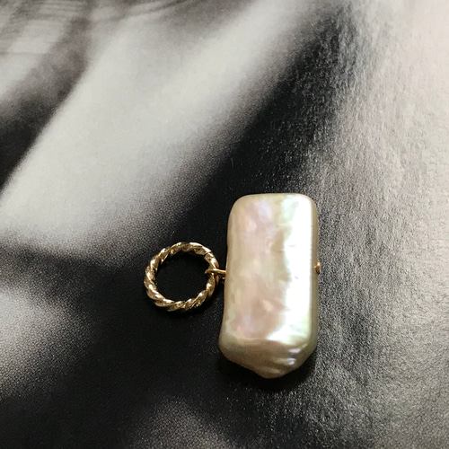 美しい横長淡水パール♚ペンダントトップ ペンダントトップ m.y.