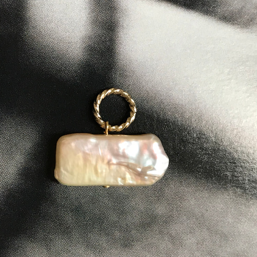 美しい横長淡水パール♚ペンダントトップ ペンダントトップ m.y.