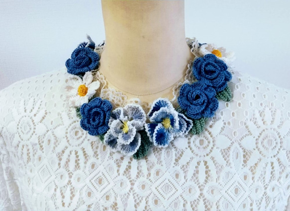 レース編み＊薔薇園のネックレス～Winter　blueの庭 2枚目の画像
