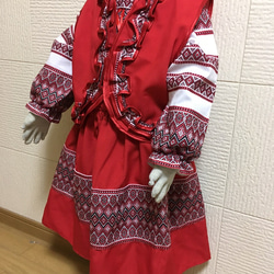 ウクライナ民族衣装 子供服 女の子用２ 1枚目の画像