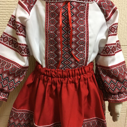 ウクライナ民族衣装 子供服 女の子用２ 3枚目の画像