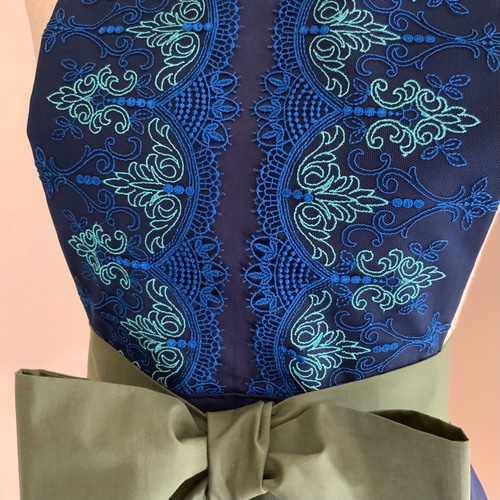 ☆豪華刺繍レース☆ネイビー×ミント◎洋服みたいなエプロン